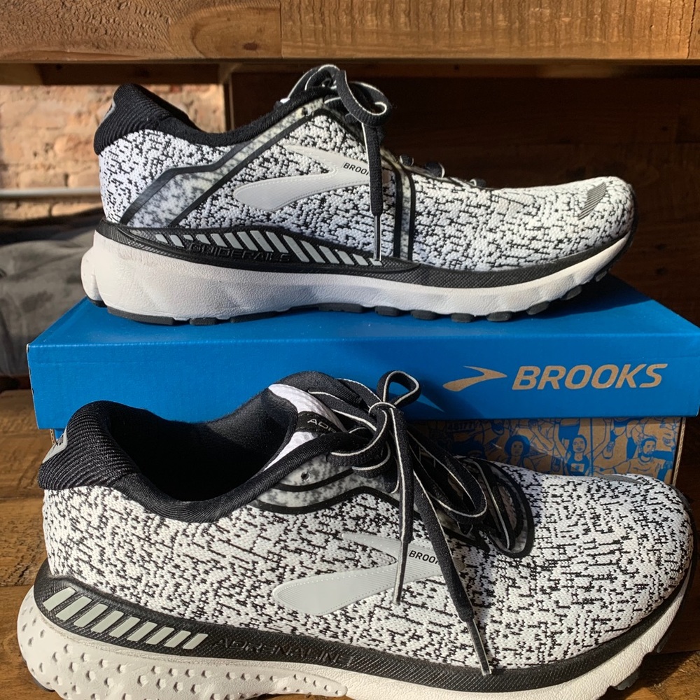 Brooks Adrenaline GTS Running Shoes 8